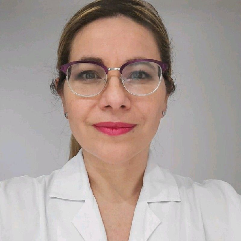 Dra. Ana Carolina Arias Cau